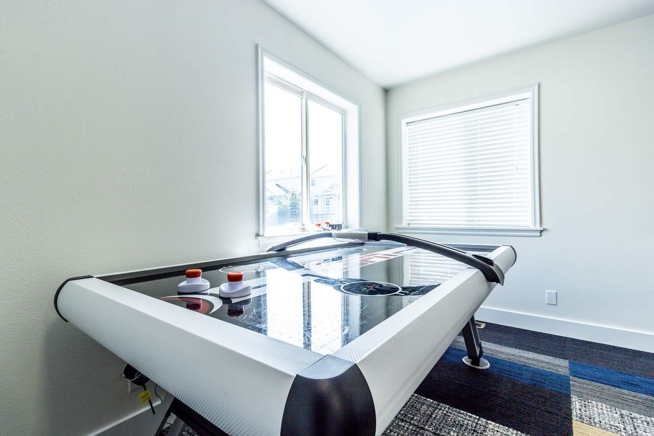 air hockey