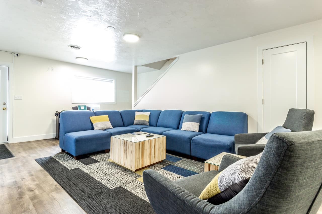 lounge and club room